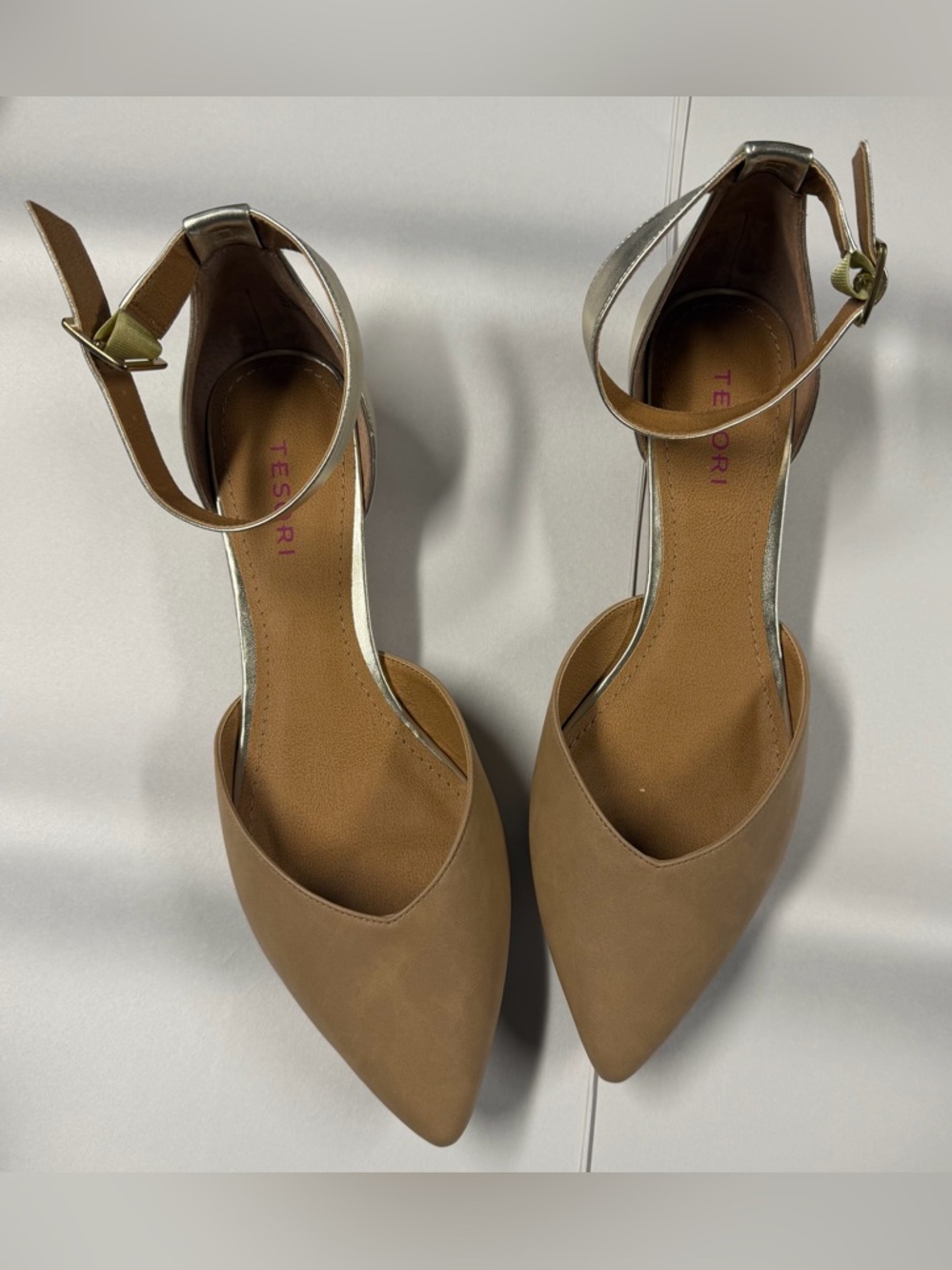 Tesori Tan Pointed Ankle-Strap Low Wedge Heels Sz 10.5M